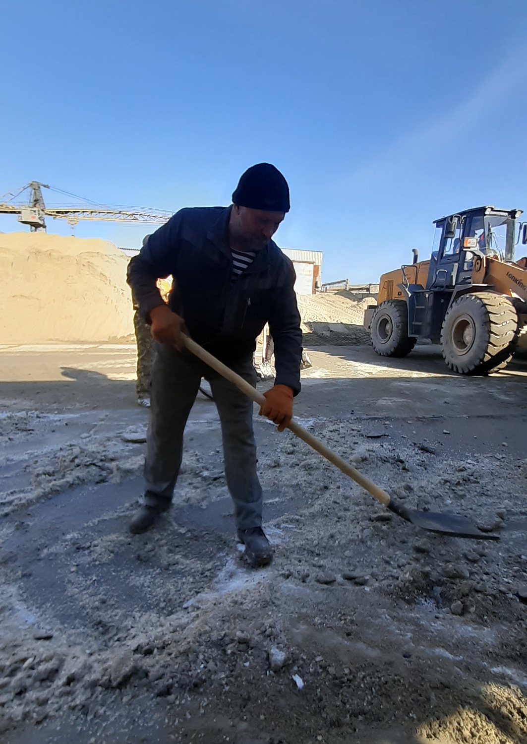 Ударный труд объединяет!