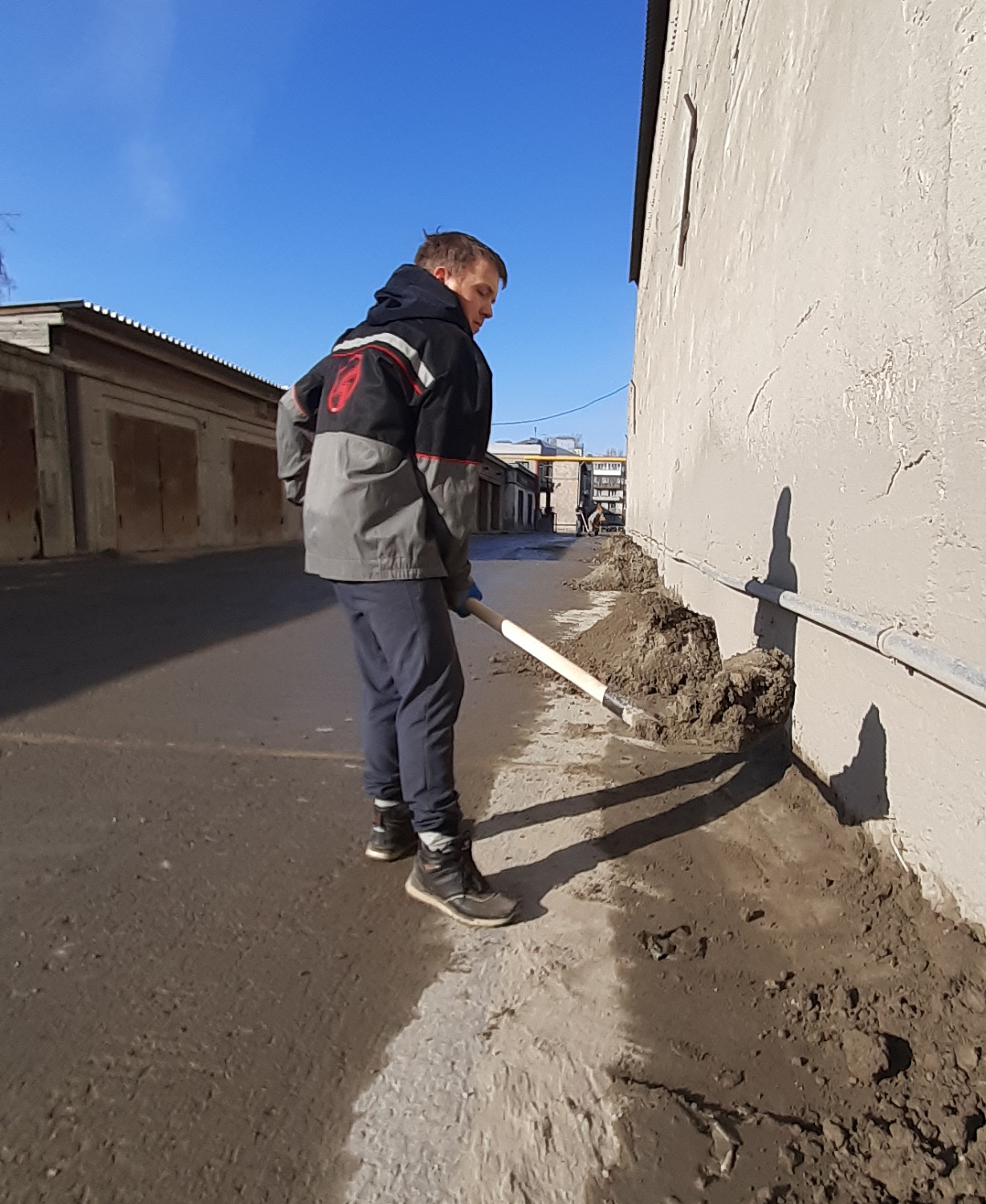 Ударный труд объединяет!