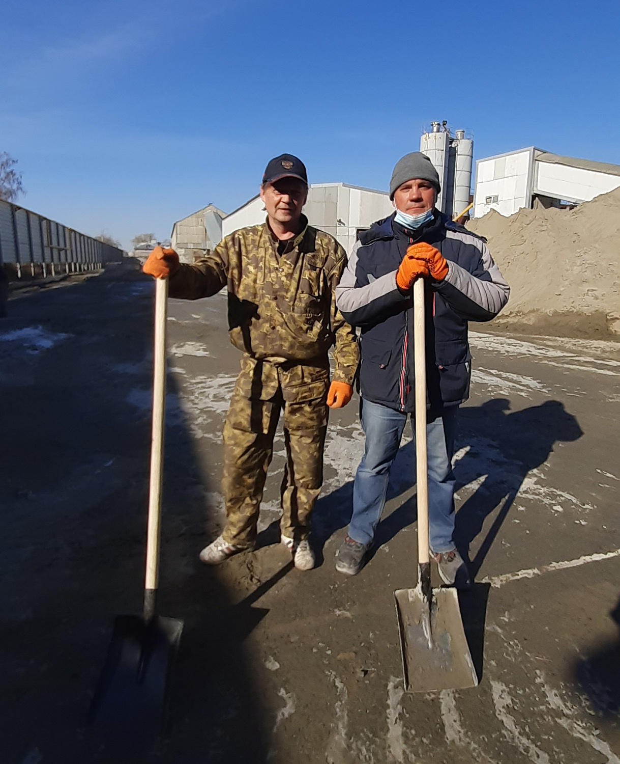 Ударный труд объединяет!